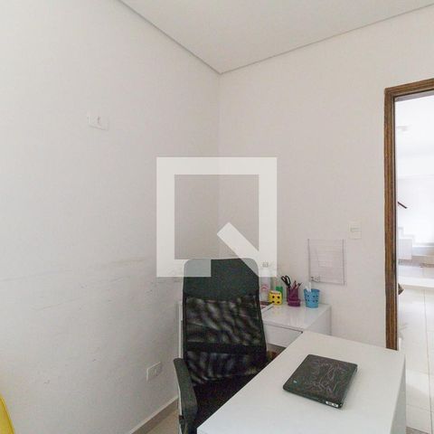 Casa à venda com 450m², 6 quartos e 7 vagas Casa à venda com 450m², 6 quartos e 7 vagasEscritorio