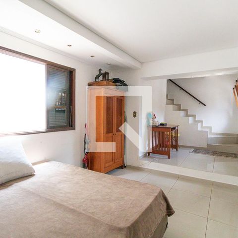 Casa à venda com 450m², 6 quartos e 7 vagas Casa à venda com 450m², 6 quartos e 7 vagasQuarto da Edicula