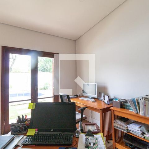 Casa à venda com 450m², 6 quartos e 7 vagas Casa à venda com 450m², 6 quartos e 7 vagasQuarto 2