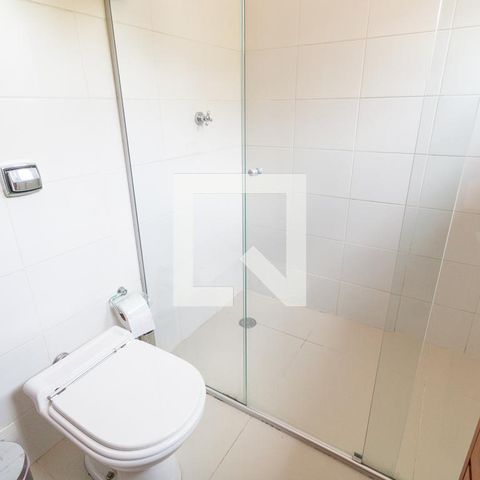 Casa à venda com 450m², 6 quartos e 7 vagas Casa à venda com 450m², 6 quartos e 7 vagasBanheiro da Edicula