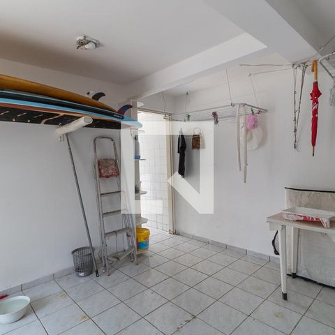 Casa à venda com 450m², 6 quartos e 7 vagas Casa à venda com 450m², 6 quartos e 7 vagasÁrea de Serviço