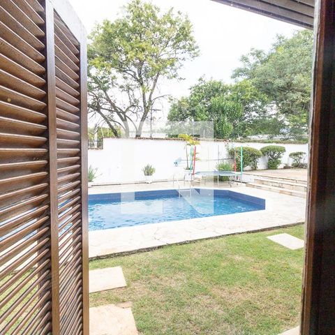 Casa à venda com 450m², 6 quartos e 7 vagas Casa à venda com 450m², 6 quartos e 7 vagasVista da Suite