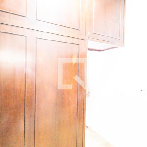 Casa à venda com 450m², 6 quartos e 7 vagas Casa à venda com 450m², 6 quartos e 7 vagasCloset da Suite