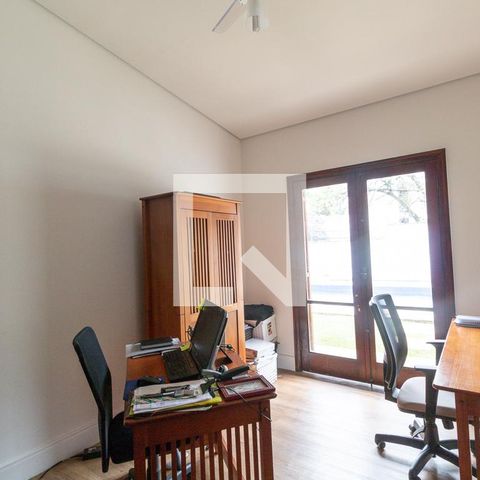 Casa à venda com 450m², 6 quartos e 7 vagas Casa à venda com 450m², 6 quartos e 7 vagasQuarto 2