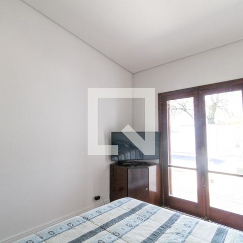 Casa à venda com 450m², 6 quartos e 7 vagas Casa à venda com 450m², 6 quartos e 7 vagasQuarto 1