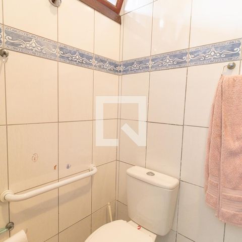 Casa à venda com 450m², 6 quartos e 7 vagas Casa à venda com 450m², 6 quartos e 7 vagasBanheiro