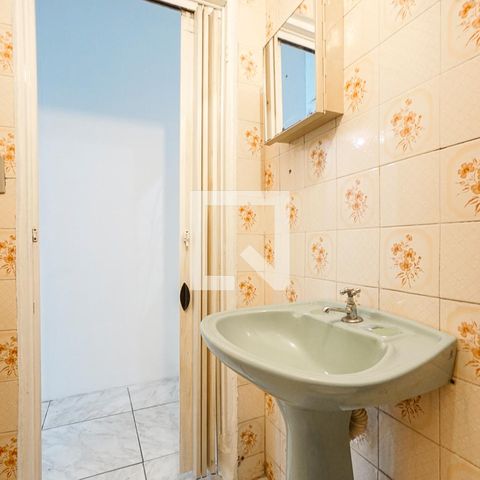 Casa de condomínio à venda com 100m², 3 quartos e 2 vagasBanheiro social
