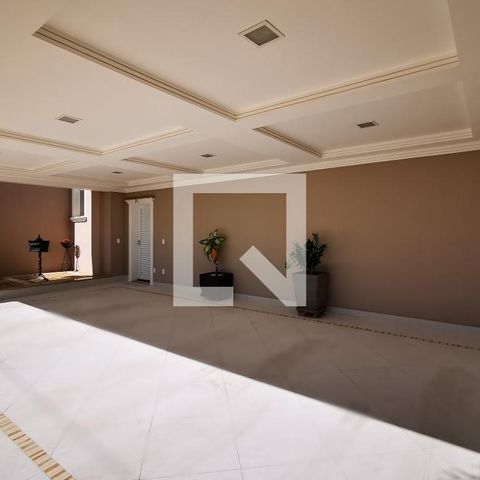 Casa de condomínio à venda com 585m², 5 quartos e 6 vagas Casa de condomínio à venda com 585m², 5 quartos e 6 vagasÁrea Comum