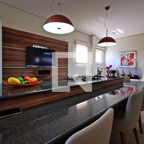 Casa de condomínio à venda com 585m², 5 quartos e 6 vagas Casa de condomínio à venda com 585m², 5 quartos e 6 vagasCozinha