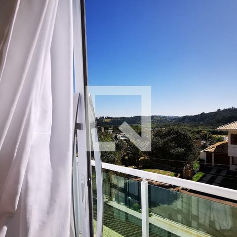 Casa de condomínio à venda com 585m², 5 quartos e 6 vagas Casa de condomínio à venda com 585m², 5 quartos e 6 vagasVista
