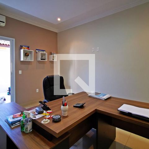 Casa de condomínio à venda com 585m², 5 quartos e 6 vagas Casa de condomínio à venda com 585m², 5 quartos e 6 vagasQuarto 1