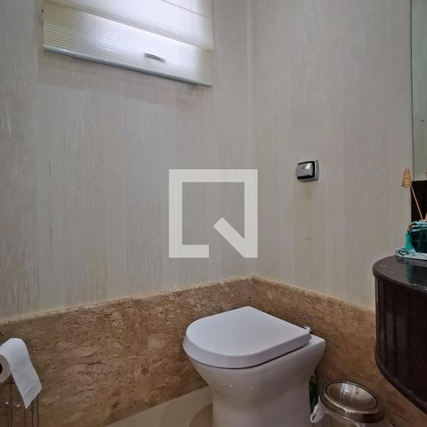 Casa de condomínio à venda com 585m², 5 quartos e 6 vagas Casa de condomínio à venda com 585m², 5 quartos e 6 vagasBanheiro