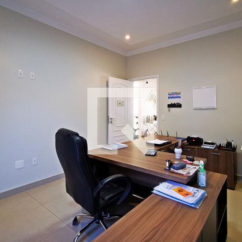 Casa de condomínio à venda com 585m², 5 quartos e 6 vagas Casa de condomínio à venda com 585m², 5 quartos e 6 vagasQuarto 1