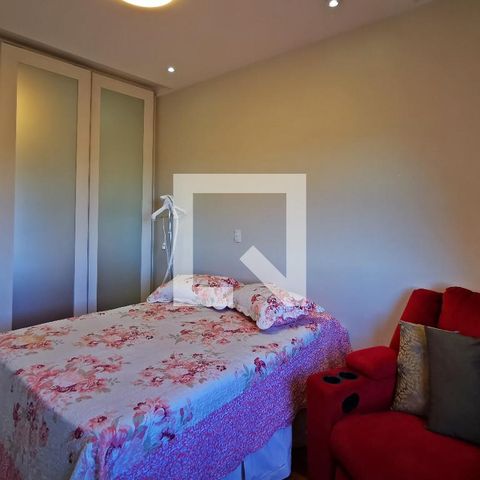 Casa de condomínio à venda com 585m², 5 quartos e 6 vagas Casa de condomínio à venda com 585m², 5 quartos e 6 vagasQuarto 2