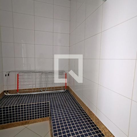 Casa de condomínio à venda com 585m², 5 quartos e 6 vagas Casa de condomínio à venda com 585m², 5 quartos e 6 vagasDetalhe
