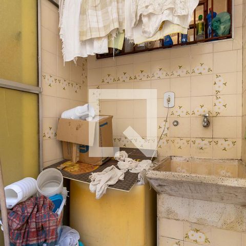 Casa à venda com 300m², 6 quartos e 4 vagas Casa à venda com 300m², 6 quartos e 4 vagasÁrea de serviço