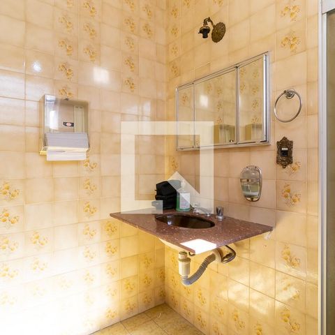 Casa à venda com 300m², 6 quartos e 4 vagas Casa à venda com 300m², 6 quartos e 4 vagasBanheiro da suíte 1