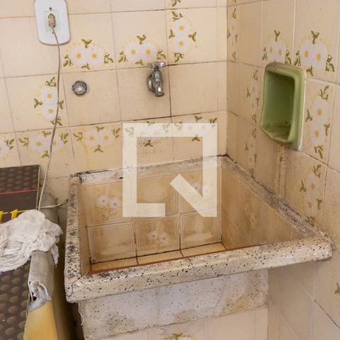 Casa à venda com 300m², 6 quartos e 4 vagas Casa à venda com 300m², 6 quartos e 4 vagasÁrea de serviço