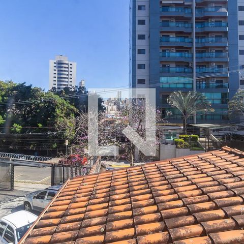 Casa à venda com 300m², 6 quartos e 4 vagas Casa à venda com 300m², 6 quartos e 4 vagasVista do quarto 5