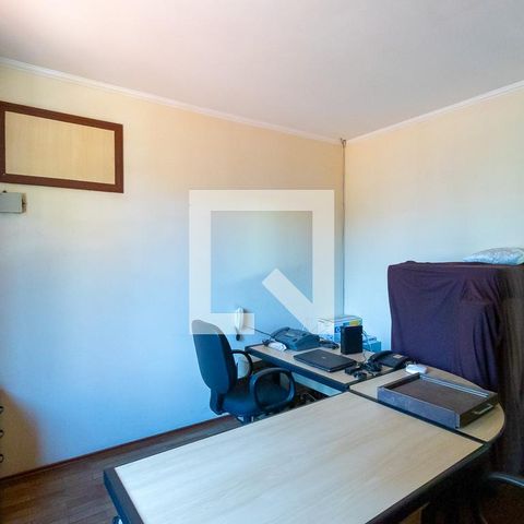 Casa à venda com 300m², 6 quartos e 4 vagas Casa à venda com 300m², 6 quartos e 4 vagasQuarto 4