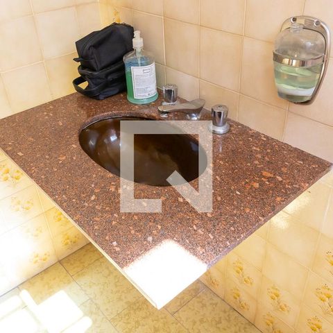 Casa à venda com 300m², 6 quartos e 4 vagas Casa à venda com 300m², 6 quartos e 4 vagasBanheiro da suíte 1