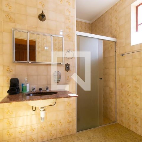 Casa à venda com 300m², 6 quartos e 4 vagas Casa à venda com 300m², 6 quartos e 4 vagasBanheiro da suíte 1