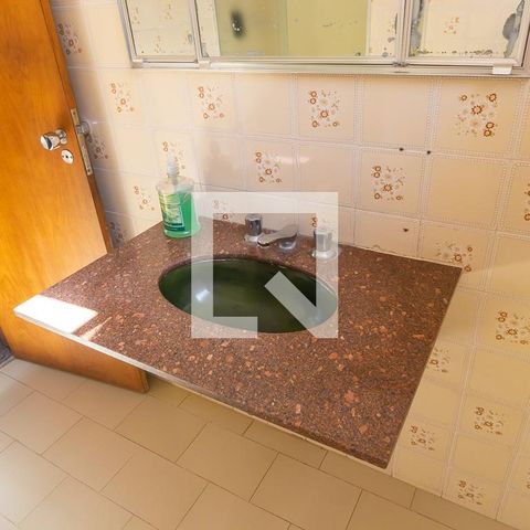 Casa à venda com 300m², 6 quartos e 4 vagas Casa à venda com 300m², 6 quartos e 4 vagasBanheiro social 2