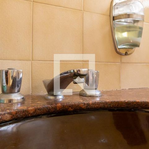 Casa à venda com 300m², 6 quartos e 4 vagas Casa à venda com 300m², 6 quartos e 4 vagasBanheiro da suíte 1