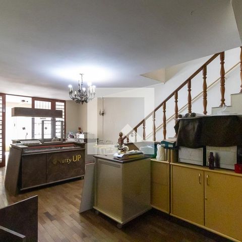 Casa à venda com 300m², 6 quartos e 4 vagas Casa à venda com 300m², 6 quartos e 4 vagasSala de jantar