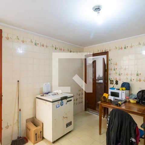 Casa à venda com 300m², 6 quartos e 4 vagas Casa à venda com 300m², 6 quartos e 4 vagasCozinha