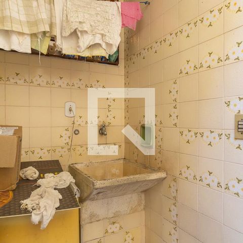 Casa à venda com 300m², 6 quartos e 4 vagas Casa à venda com 300m², 6 quartos e 4 vagasÁrea de serviço