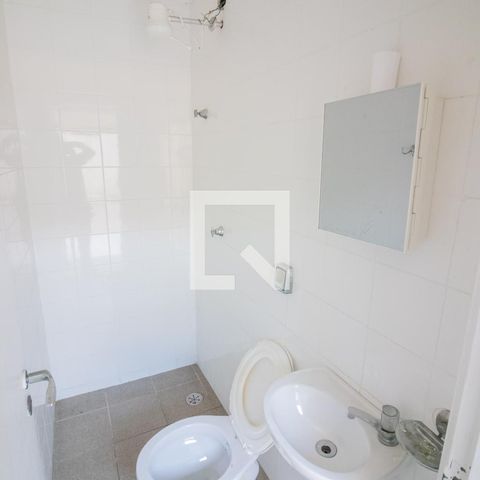 Casa de condomínio à venda com 420m², 4 quartos e 5 vagasBanheiro Serviço 1