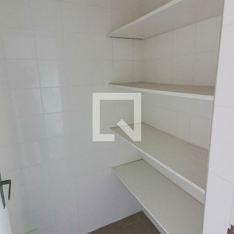 Casa de condomínio à venda com 420m², 4 quartos e 5 vagasLavanderia