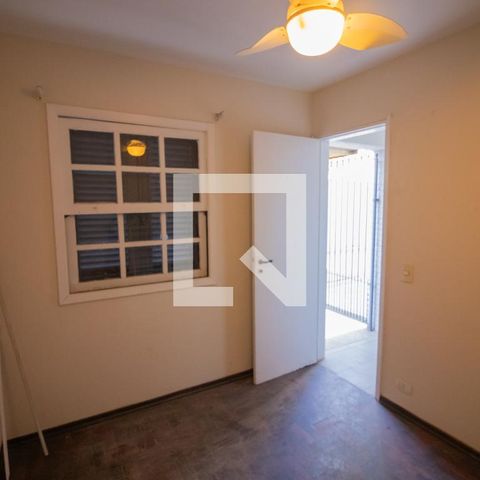 Casa de condomínio à venda com 420m², 4 quartos e 5 vagasQuarto Serviço 1