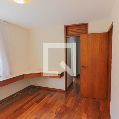 Casa de condomínio à venda com 420m², 4 quartos e 5 vagasSuite 02