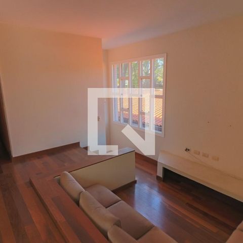 Casa de condomínio à venda com 420m², 4 quartos e 5 vagasSala Entre Quartos