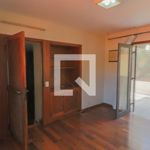 Casa de condomínio à venda com 420m², 4 quartos e 5 vagasSuite 01
