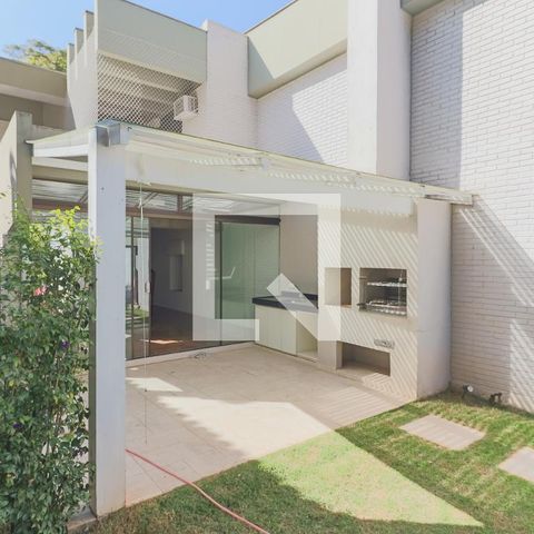 Casa de condomínio à venda com 420m², 4 quartos e 5 vagasQuintal