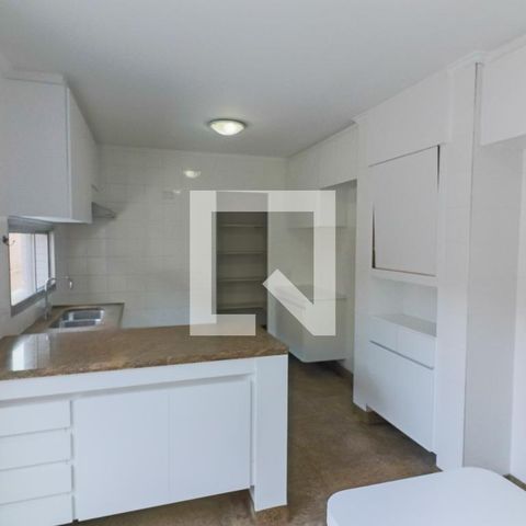 Casa de condomínio à venda com 420m², 4 quartos e 5 vagasCozinha