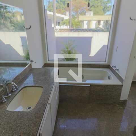 Casa de condomínio à venda com 420m², 4 quartos e 5 vagasSuite 01