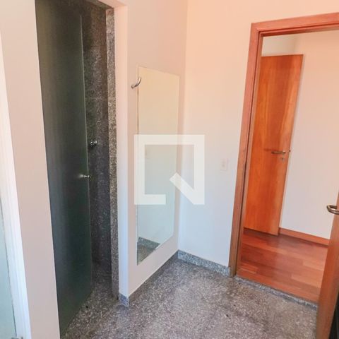 Casa de condomínio à venda com 420m², 4 quartos e 5 vagasBanheiro Quarto 3 e 4