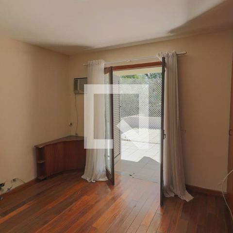 Casa de condomínio à venda com 420m², 4 quartos e 5 vagasQuarto 3