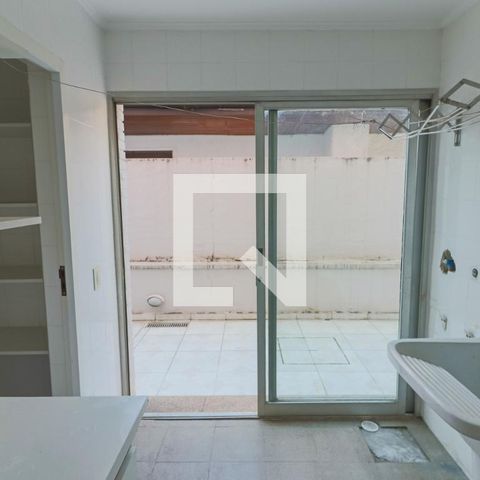 Casa de condomínio à venda com 420m², 4 quartos e 5 vagasLavanderia