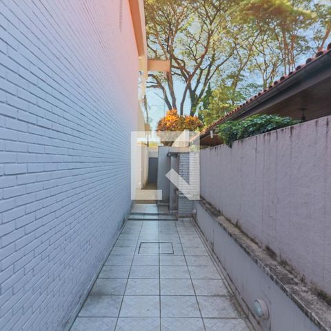 Casa de condomínio à venda com 420m², 4 quartos e 5 vagasCorredor Lateral