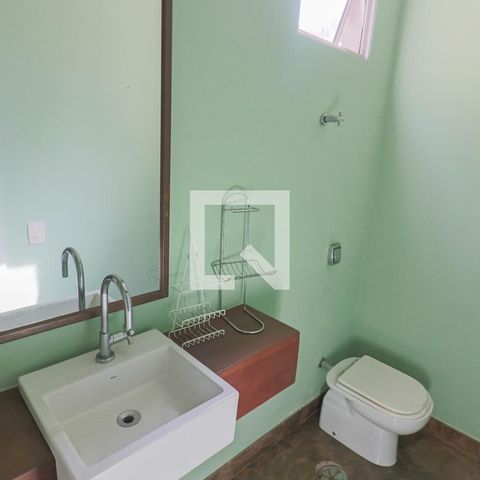 Casa de condomínio à venda com 420m², 4 quartos e 5 vagasLavabo