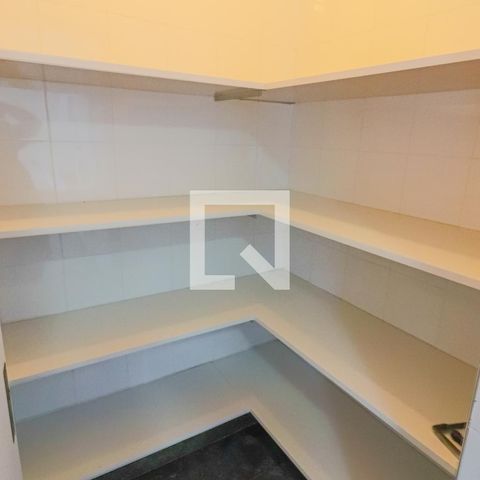 Casa de condomínio à venda com 420m², 4 quartos e 5 vagasCozinha