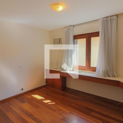 Casa de condomínio à venda com 420m², 4 quartos e 5 vagasSuite 02