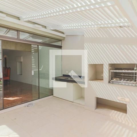 Casa de condomínio à venda com 420m², 4 quartos e 5 vagasÁrea comum - Churrasqueira