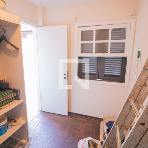 Casa de condomínio à venda com 420m², 4 quartos e 5 vagasQuarto Serviço 2