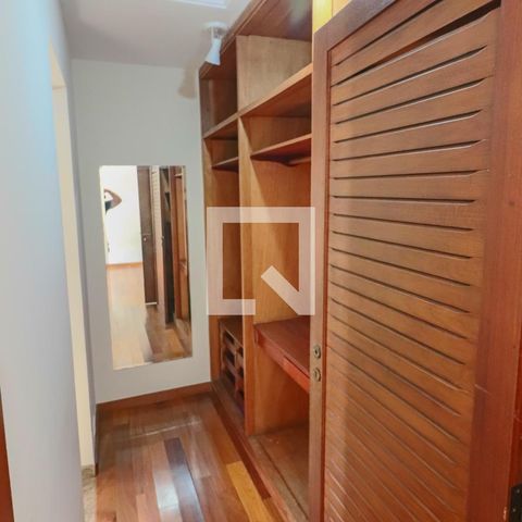 Casa de condomínio à venda com 420m², 4 quartos e 5 vagasSuite 02